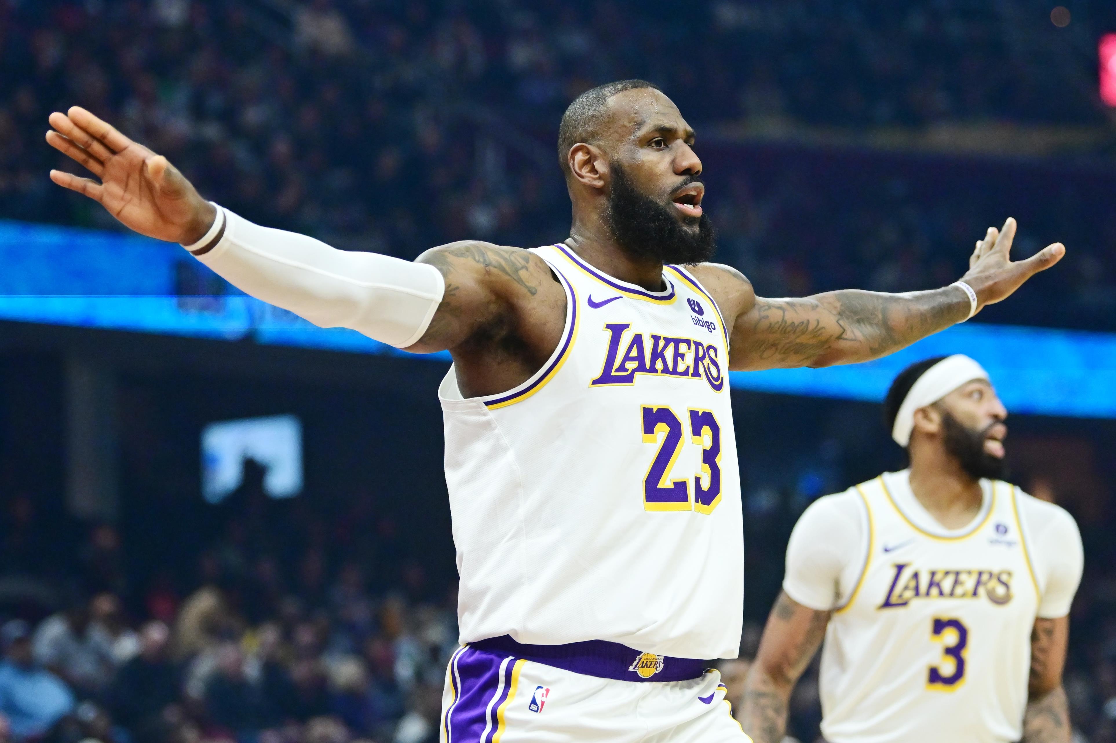 掘三疯与湖三崩！系列赛前3场 湖人在第三节一共输了31分